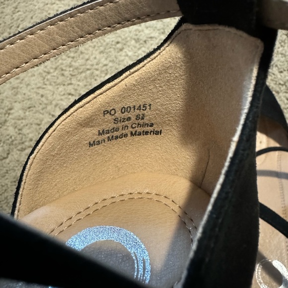 New Black Round Toed Strappy Heels - Picture 5 of 5